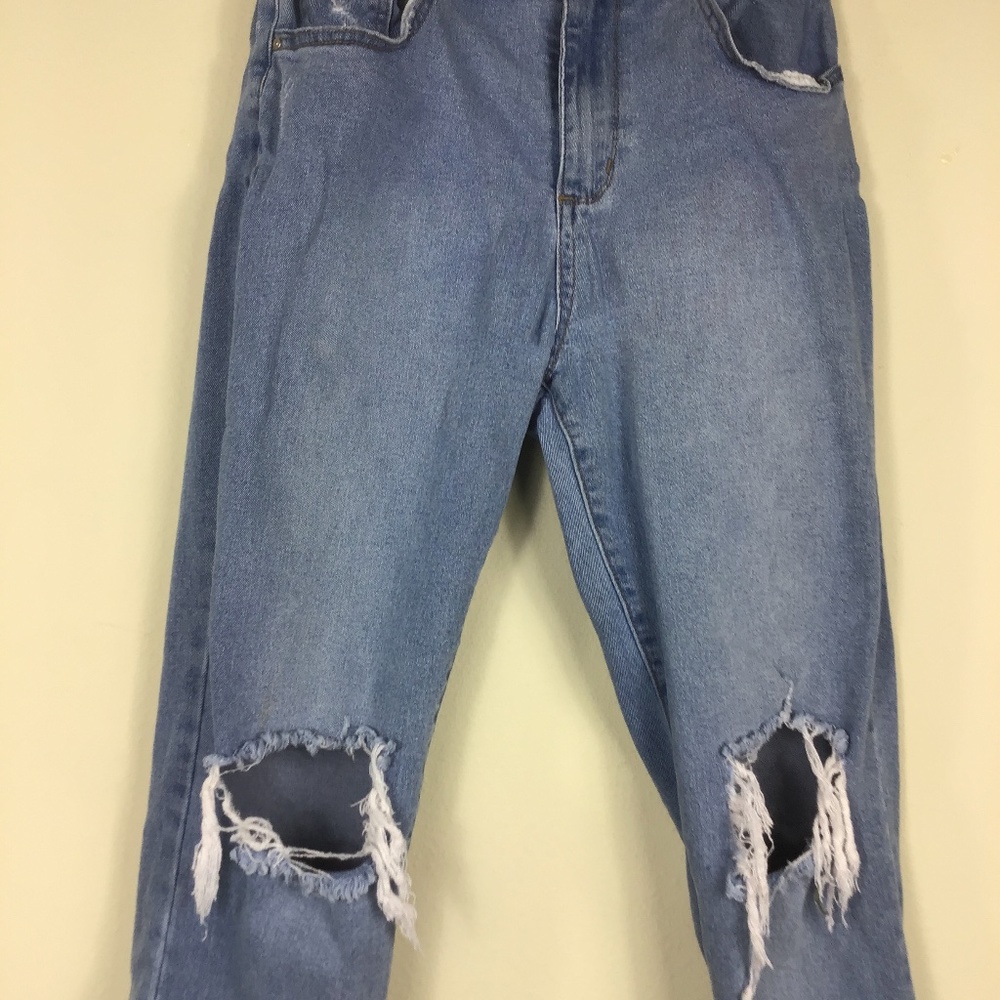 High 90s High Waist Jeans. - Picture 3 of 6